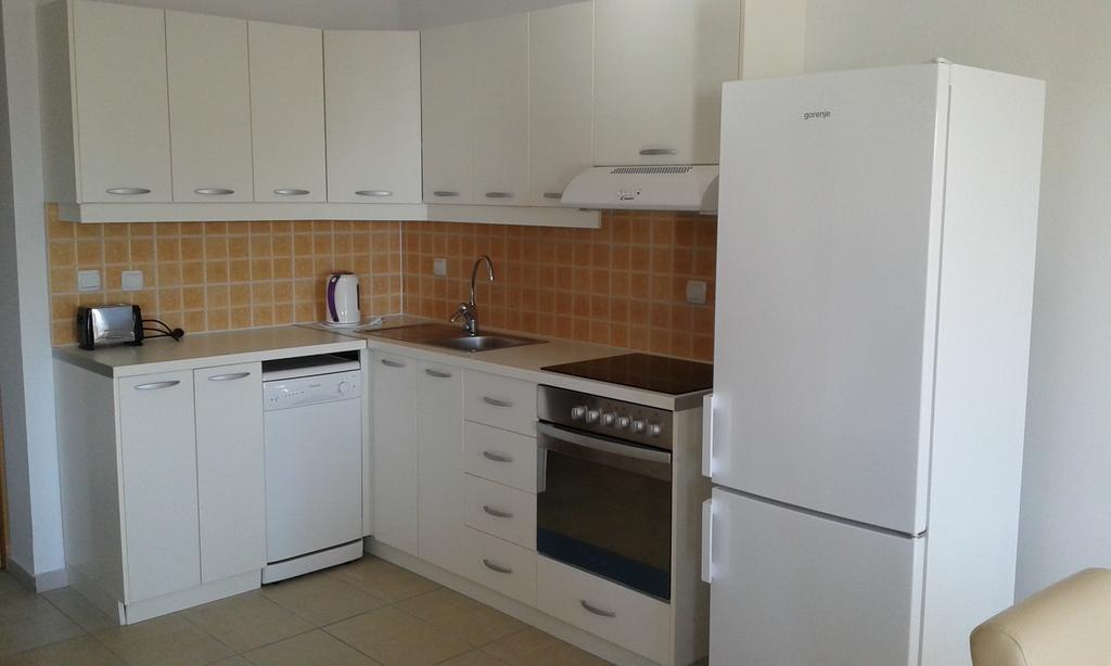 Oro Apartments Petrovac Rum bild